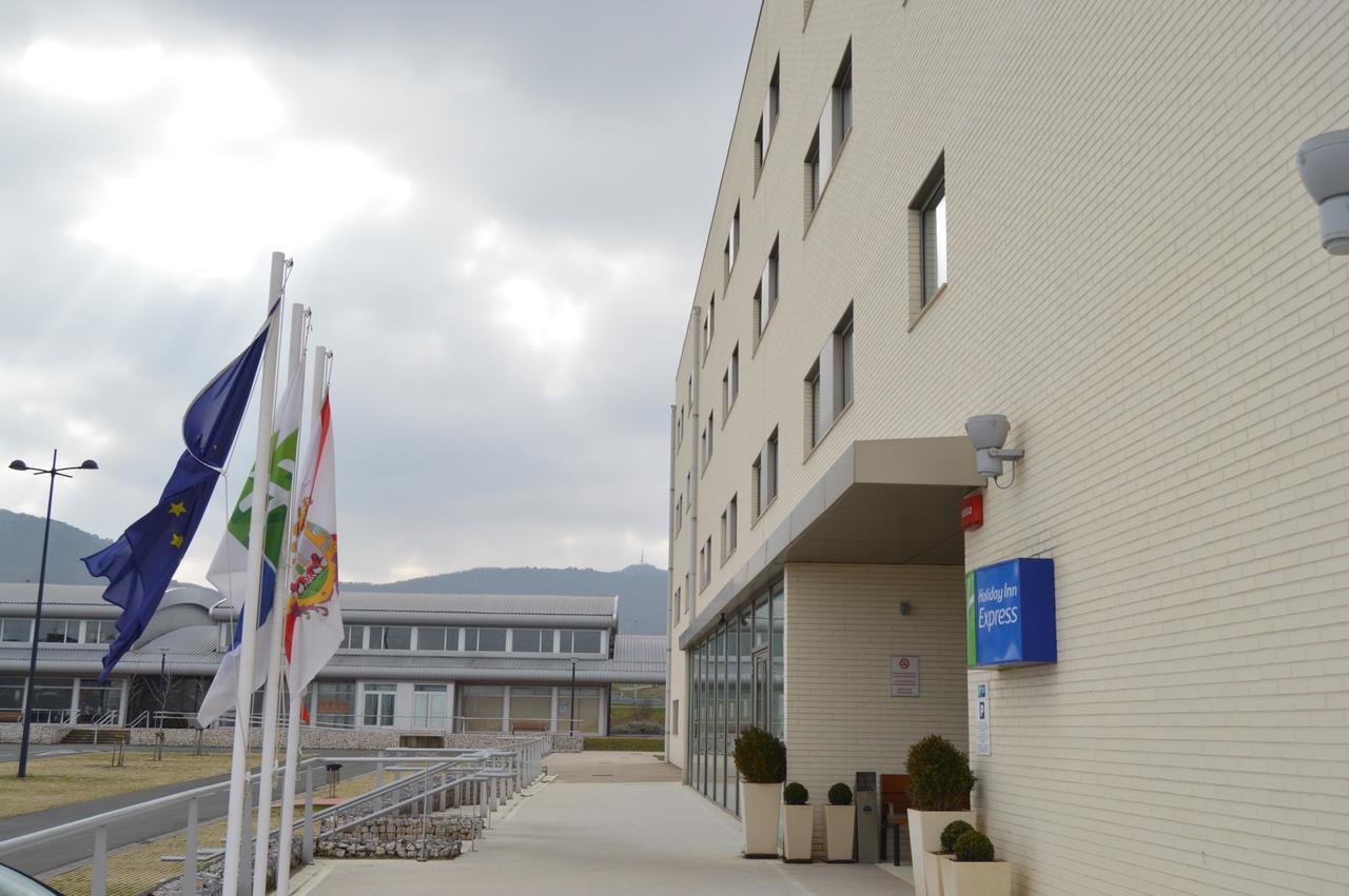 Holiday Inn Express Vitoria By Ihg Kültér fotó